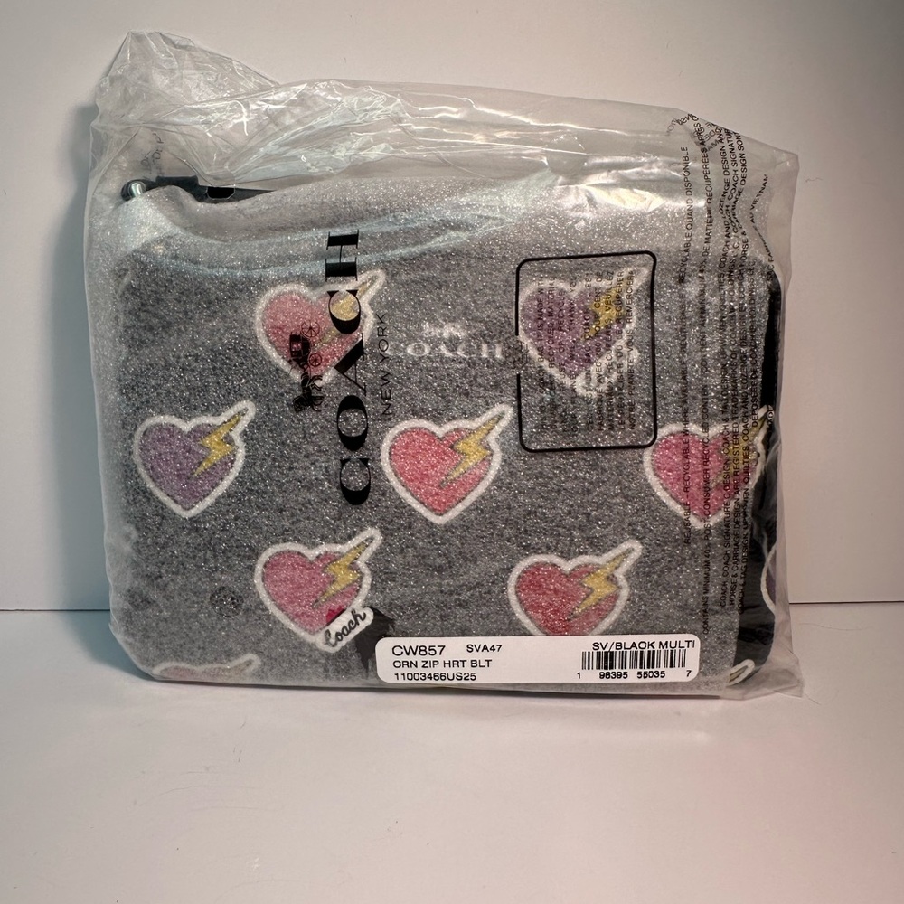 Coach Bolt Heart Wristlet NWT - Picture 2 of 6